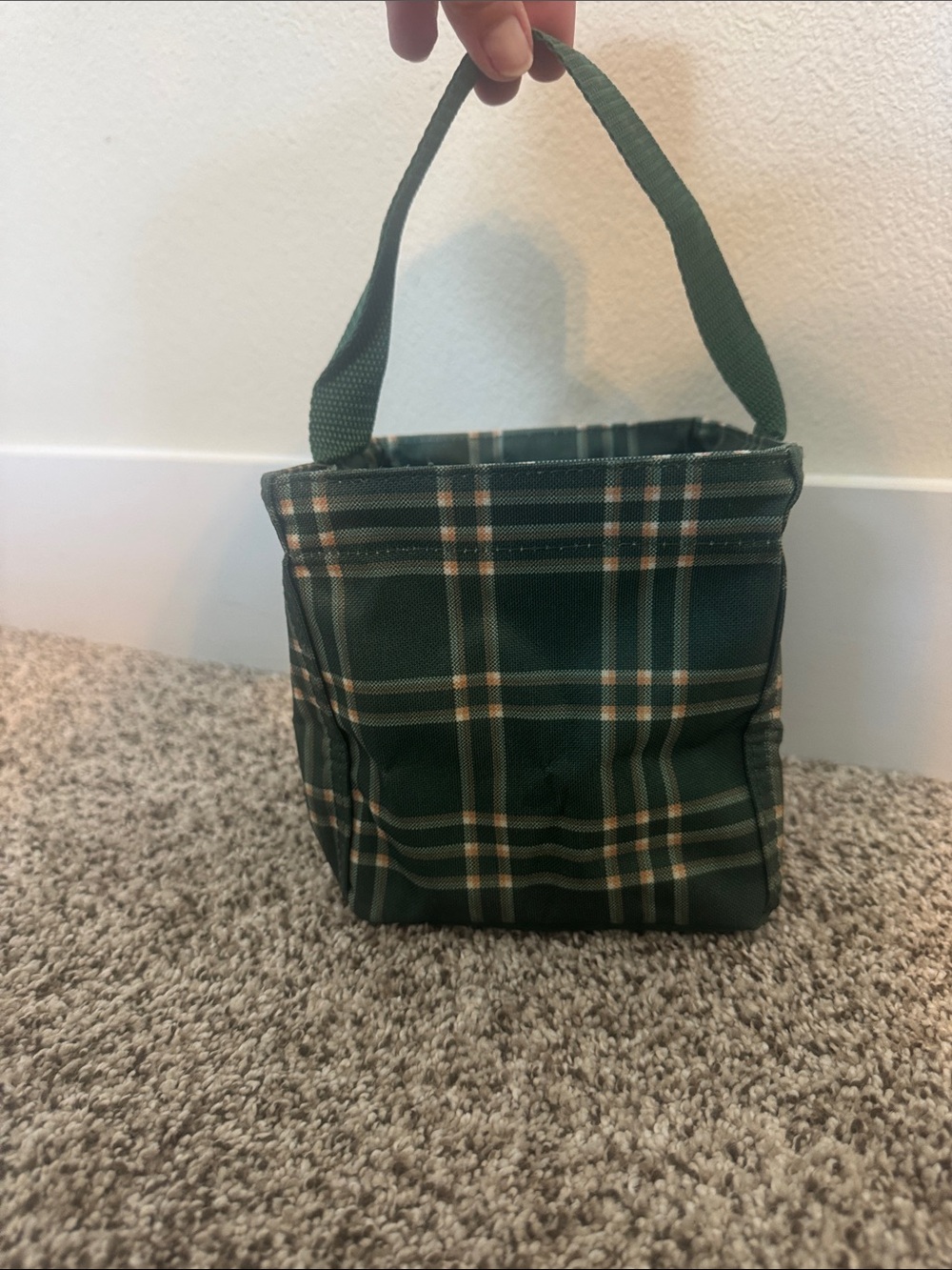 thirty-one small caddy - Hunter green plaid. Like new condition.
